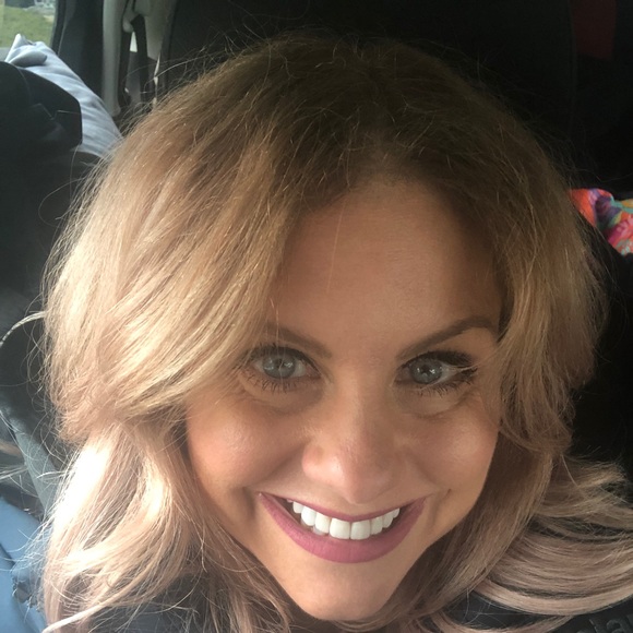 Meet your Posher, Stephanie - Picture 5 of 9